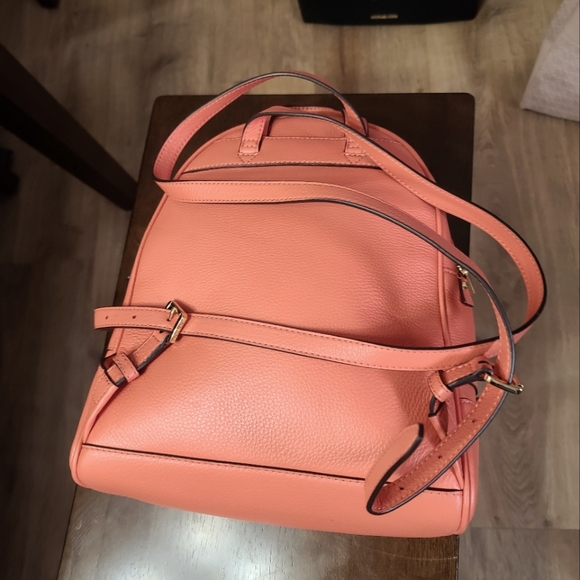 New Michael Kors Rhea Medium Leather Backpack - Picture 2 of 4